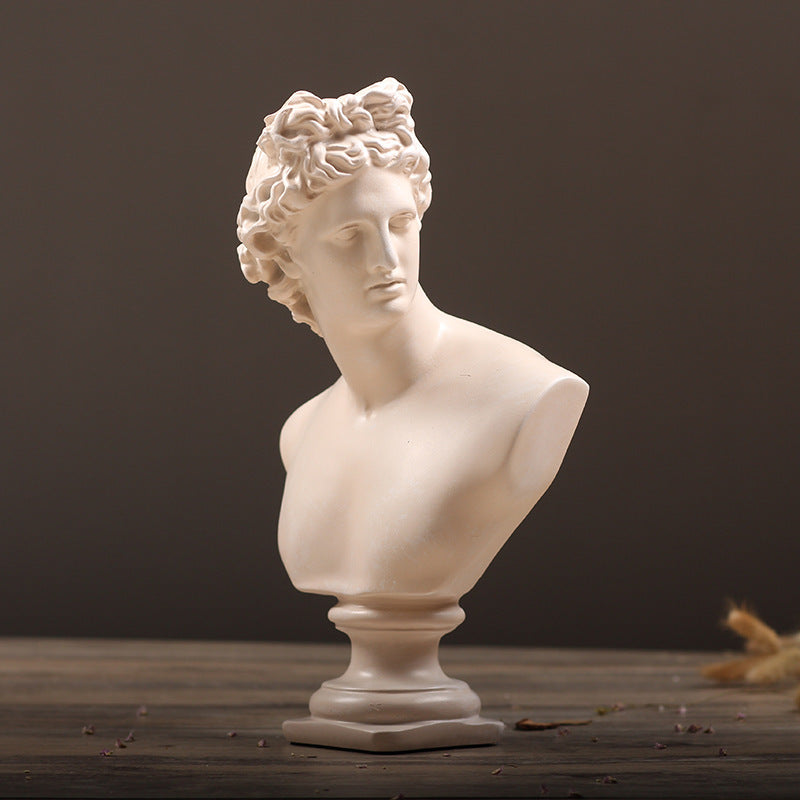 Nera Godi Sculpture