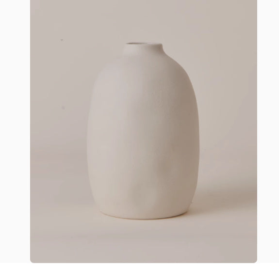 White Nordic Minimalist Ceramic Vase Advanced